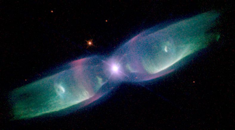 著名的蝴蝶星云（M2-9）,位于蛇夫座，与其它行星状星云一样，也是类太阳恒星演化晚期的产物，距离地球约2000光年，也是由Hen 2-437的发现者鲁道夫·闵可夫斯基所发现。