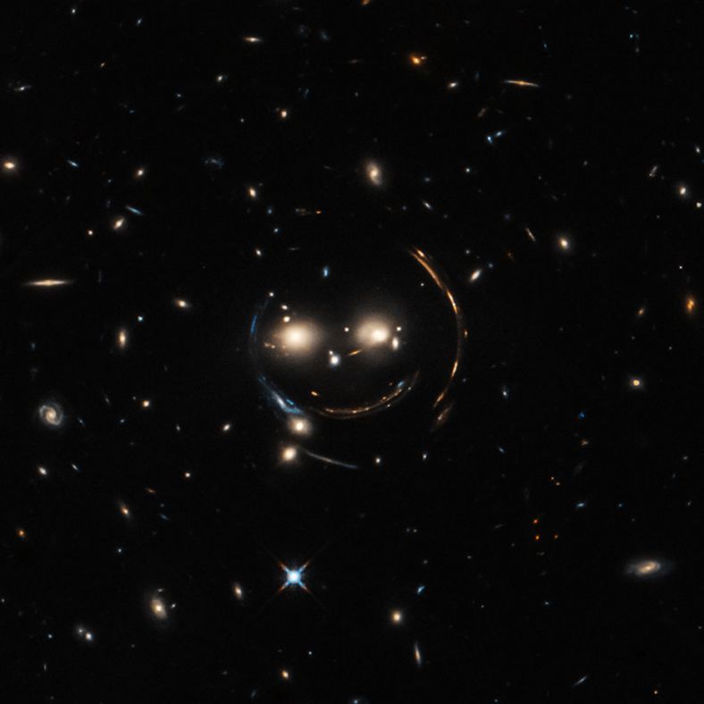 哈勃望远镜拍摄的“笑脸猫”星系群光学影像。