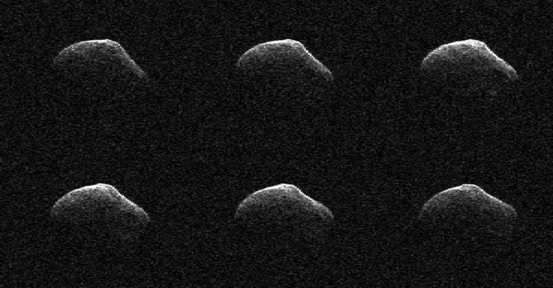 2016年3月23日获取的P/2016 BA14彗星雷达图像，当时这颗彗星距地球360万公里远，由美国宇航局位于加州莫哈韦沙漠的金石（Goldstone）太阳系雷达拍摄。