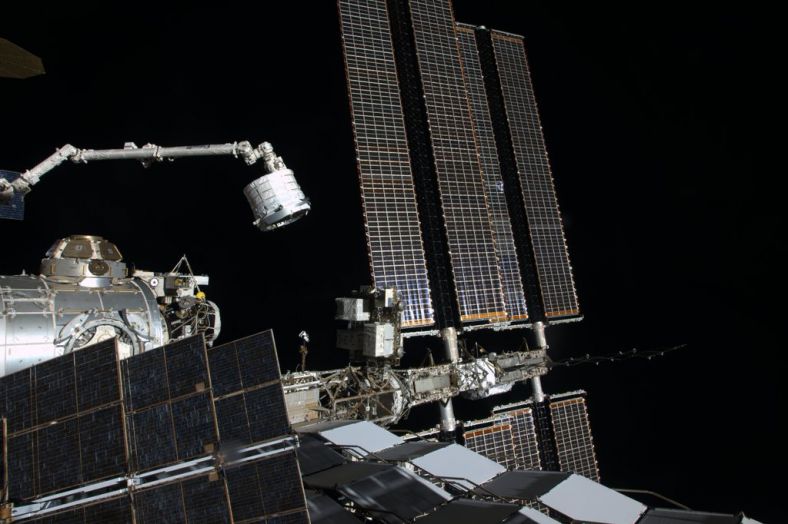 4月16日，BEAM被安装到国际空间站上