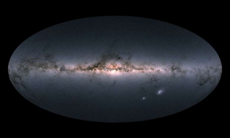 横跨夜空的银河，正是我们所在的银河系的一部分