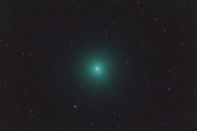 12月2日，美国天文爱好者拍摄的46P彗星