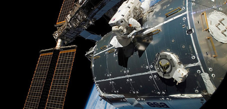 人类飞上太空55周年！360°全景游览国际空间站