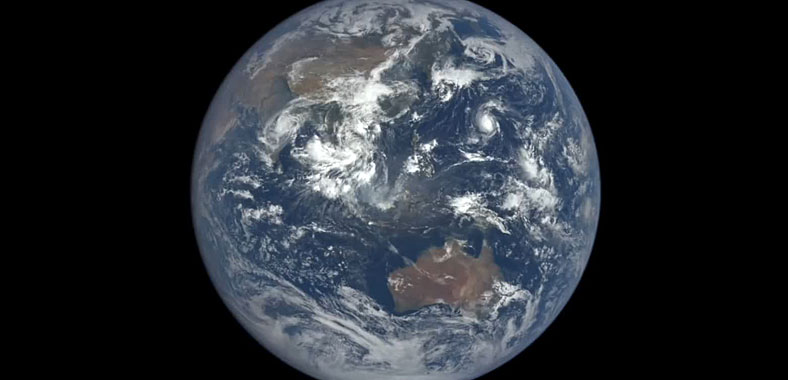 视频：160万公里外看地球的一年