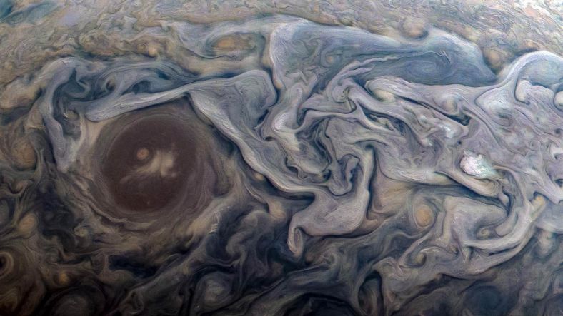 朱诺号新照片展现木星漩涡云