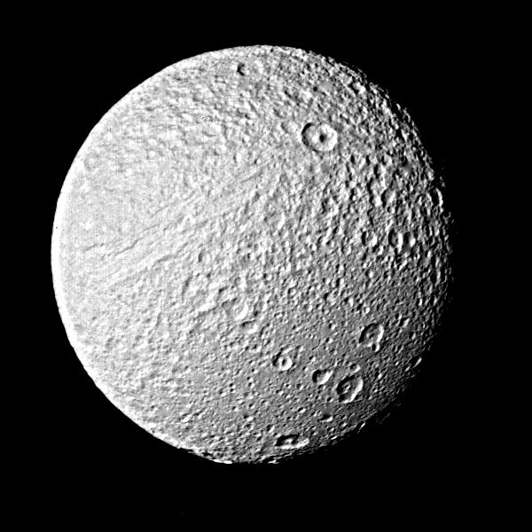 土卫三Tethys（旅行者二号摄）