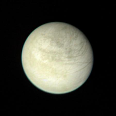 在2,869,252公里处拍摄的木卫二Europa（旅行者一号摄）