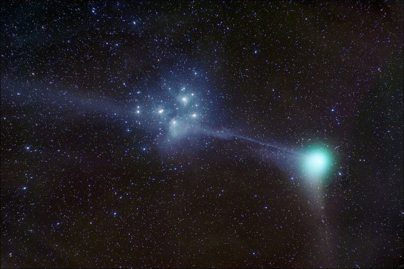 梅克贺兹彗星与昴宿星团