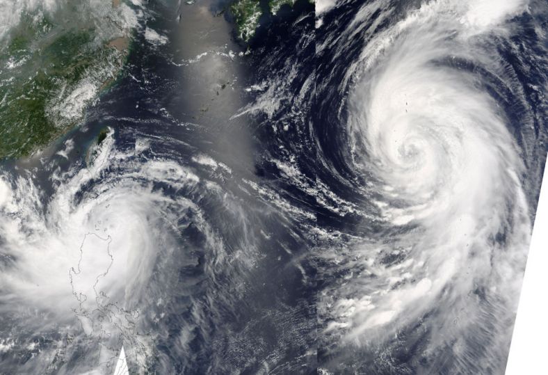 太平洋上的“双胞胎”台风
