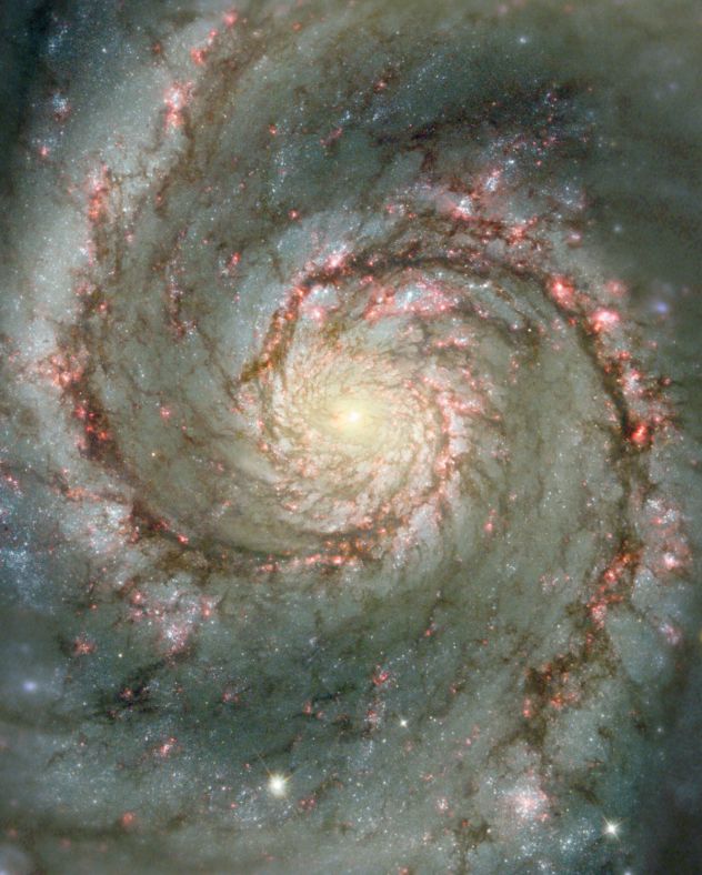 涡状星系M51的尘埃和恒星