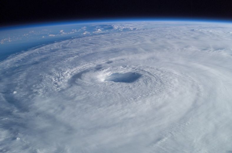 太空中看飓风