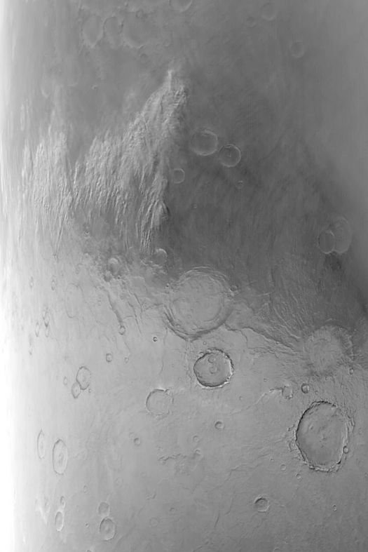 火星的一次沙尘暴（火星全球勘探者摄）