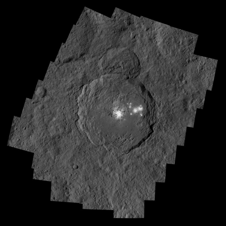 谷神小行星Occator陨坑和其中的亮斑