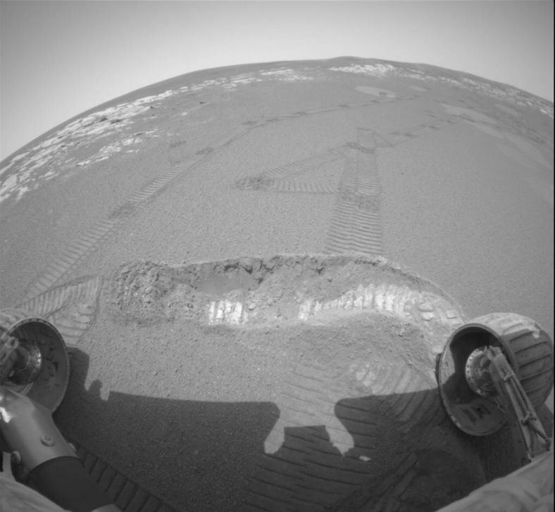 在火星“挖沟”