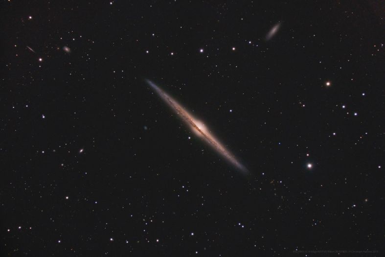 侧向星系NGC 4565 