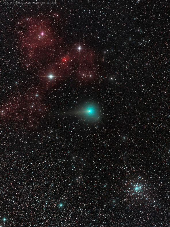 掠过御夫座的岩本彗星