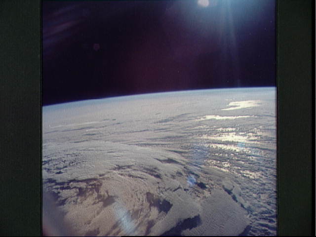 阿波罗11号宇航员拍摄的地球照片