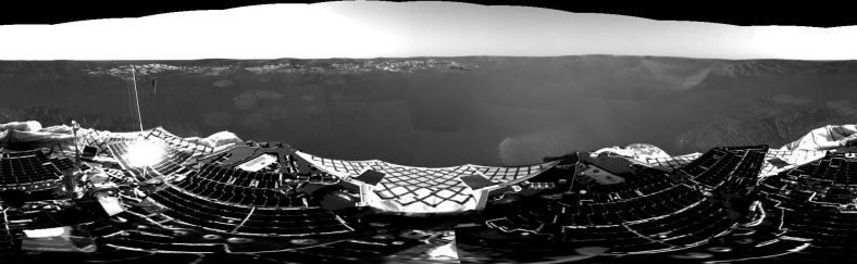 “梅里迪亚尼平面”的第一张全景照片——“机遇号”成功着陆火星之后传回的首批图片之一